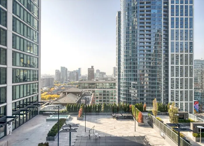 South Loop W Pool Bbq Gym Nr Grant Park Chi-775 * Chicago